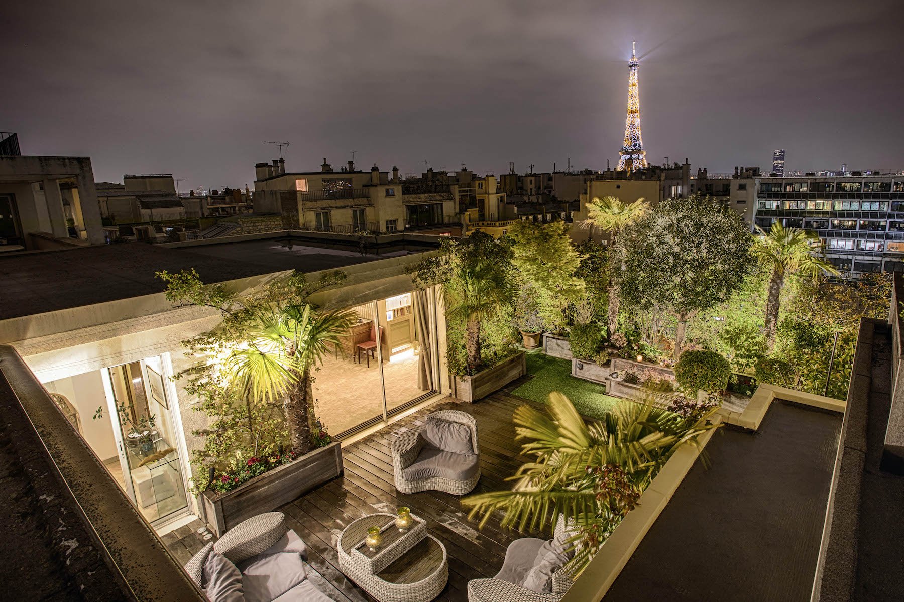 Prestigious apartment in central Paris with rooftop view of the Eiffel Tower