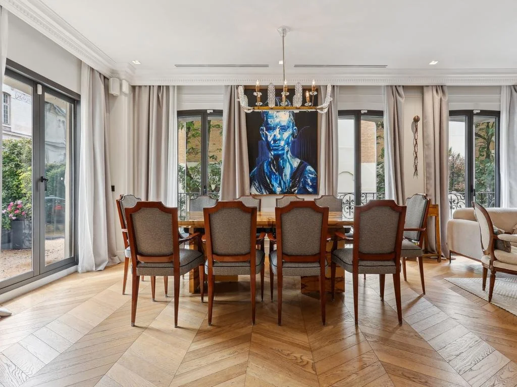 Appartement de luxe à Paris salle a manger