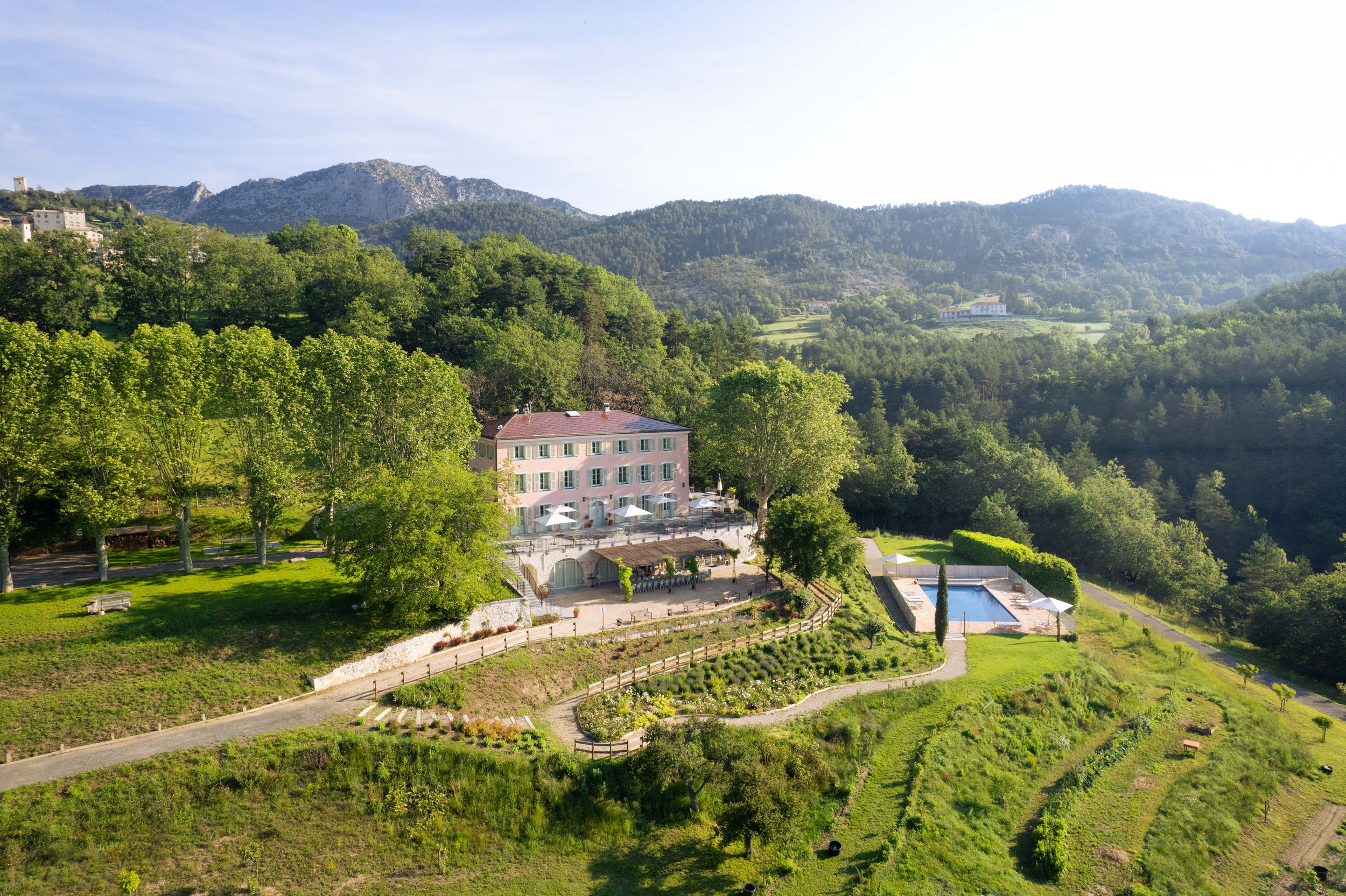 Luxury Provencal farmhouse near Nice in Provence for your wedding 