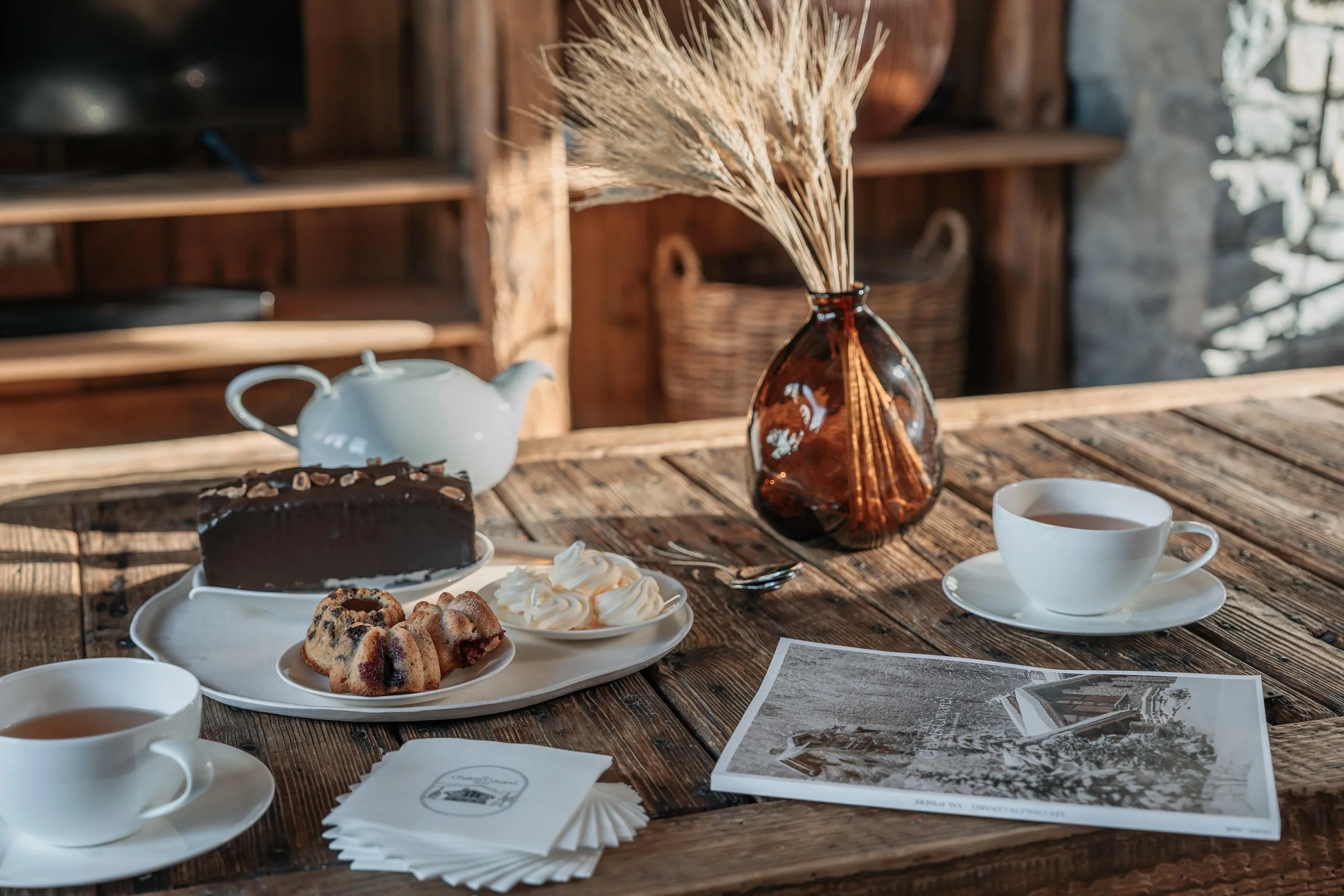 Chalet de luxe à Val d'Isère table