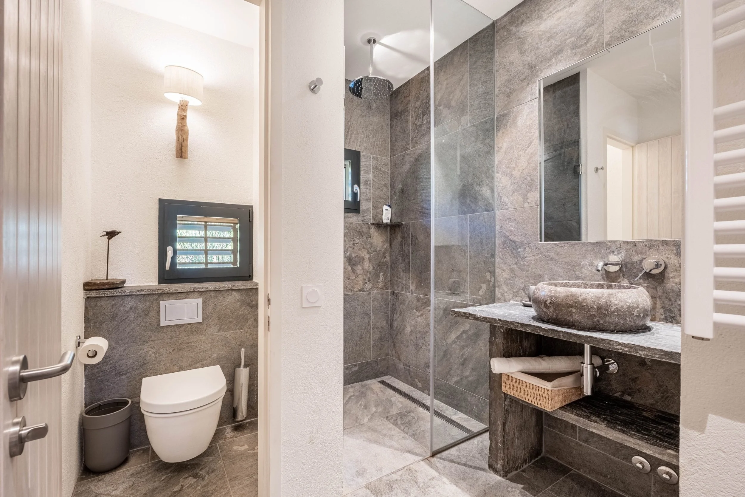 seminaire cadaques salle de bain