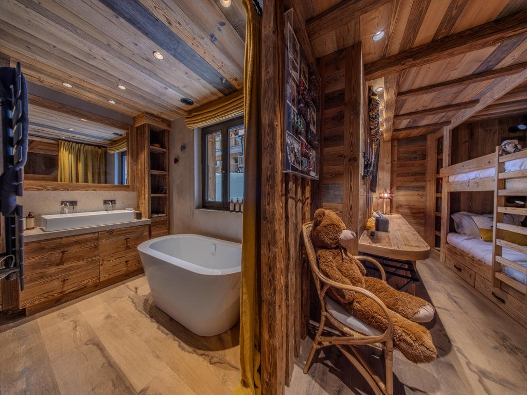 Val d'isere village salle de bain dortoir