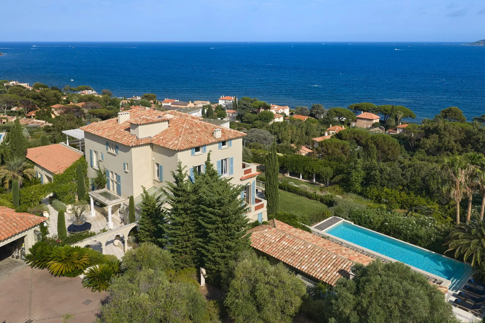 homanie-luxury-villa-sainte-maxime-exterieur (4).jpg
