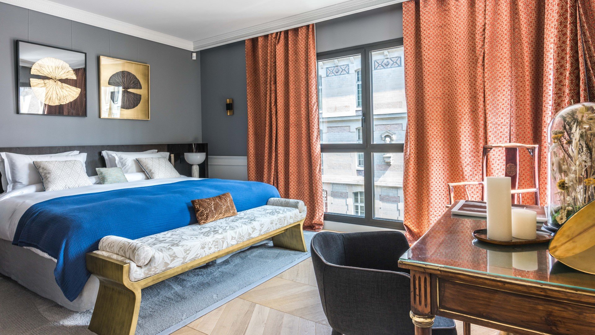 Exceptional bedroom with bed in the luxury villa Homanie Paris Mandel, luxury home Paris