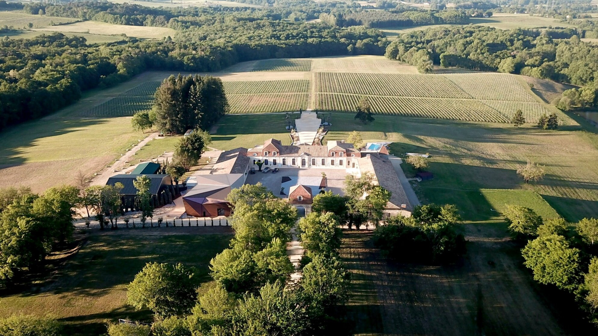Homanie exceptional chateau in Gironde for a wedding