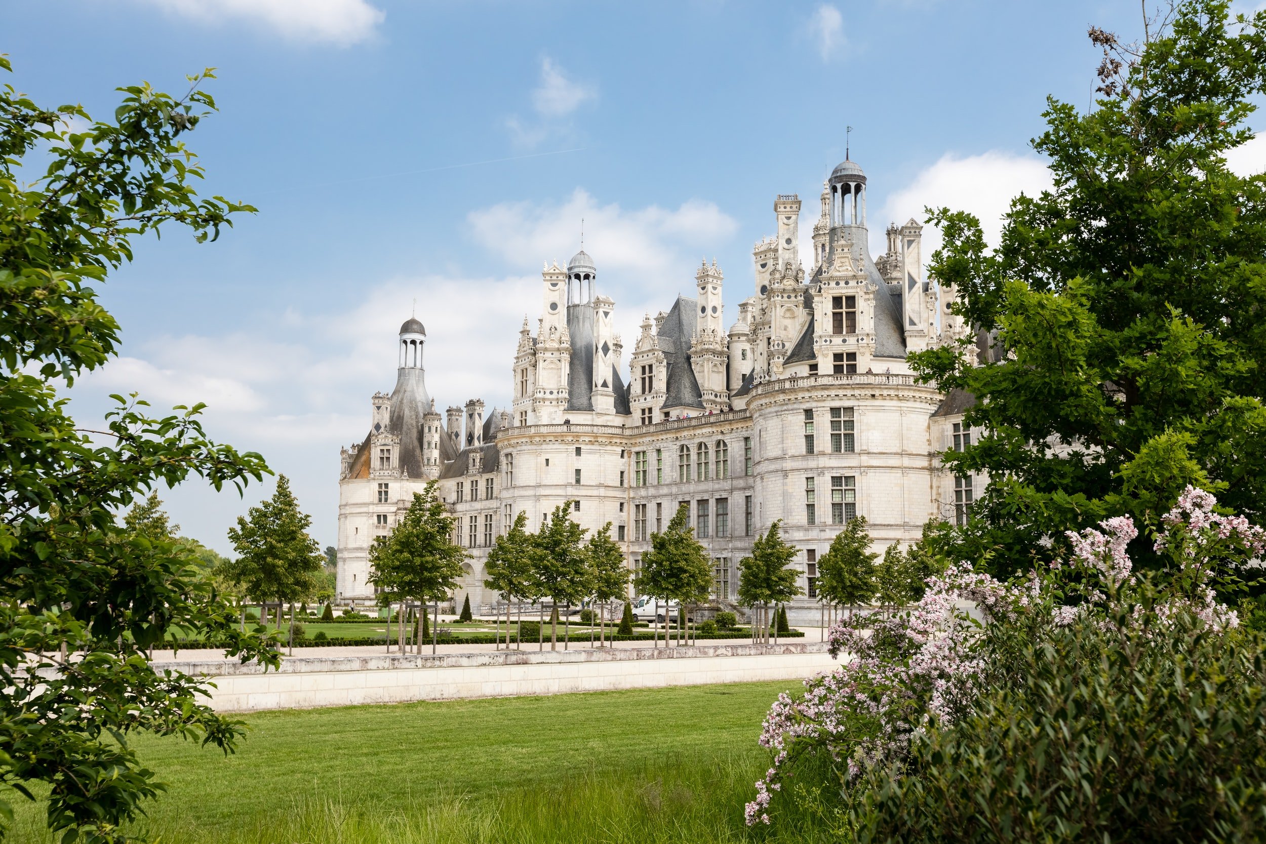 Visit the châteaux of the Loire Valley, such as Chambord, during your seminar