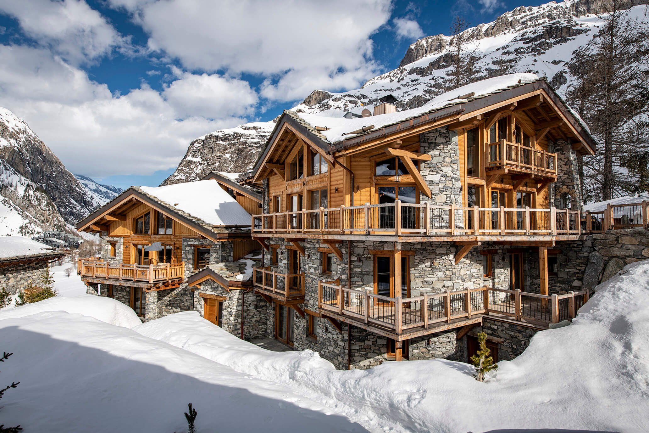 Luxury chalet in Val d'Isère ski in ski out with hotel service