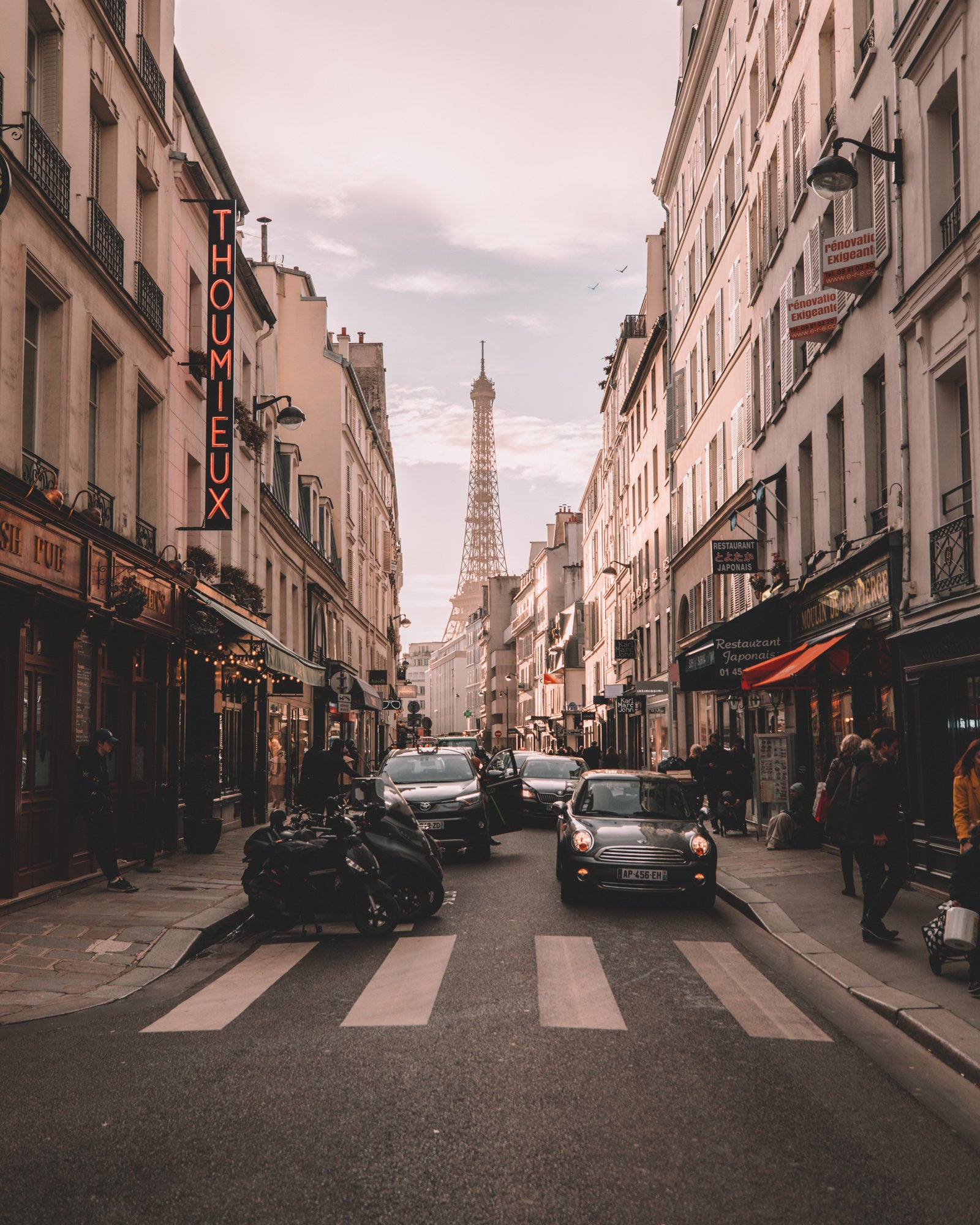 Visit Paris from a luxury Parisian house
