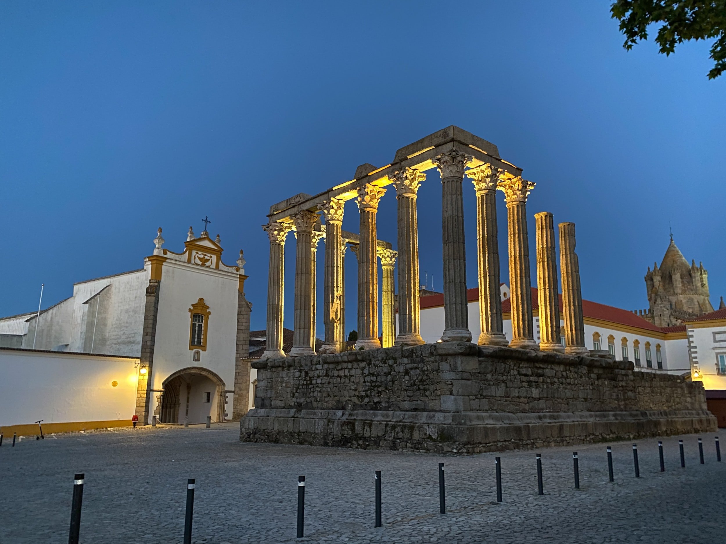 Visit the village of Evora Portugal near Lisbon