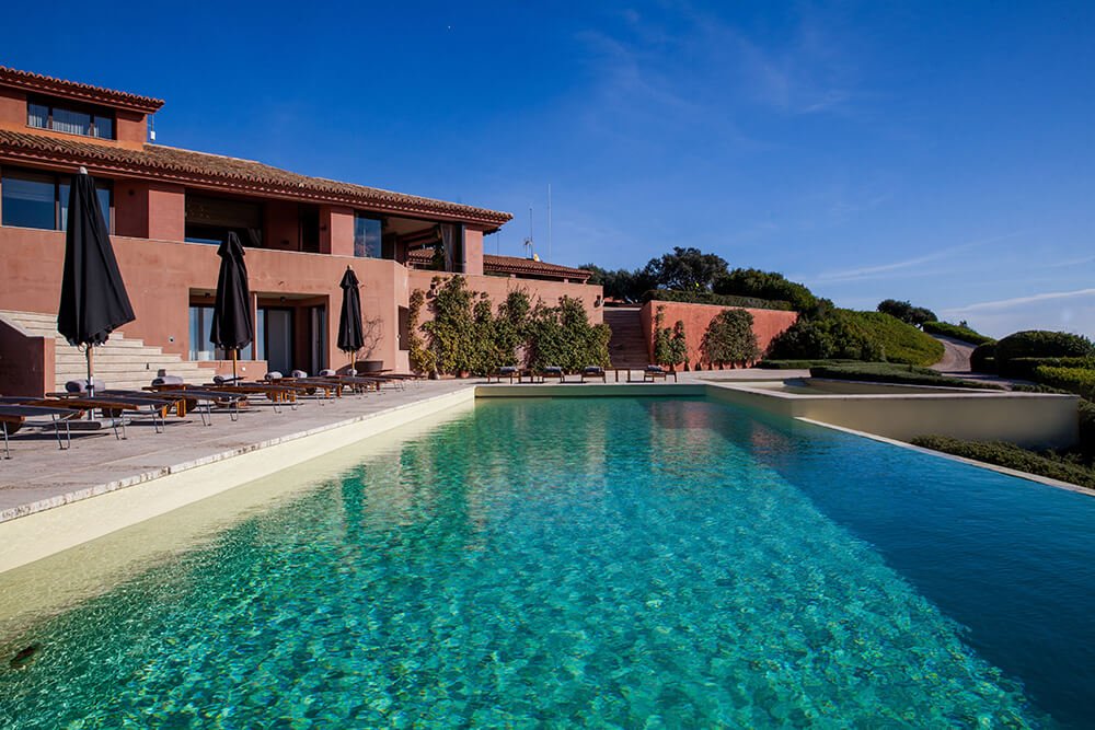 Luxury estate in Castile, Spain, surrounded by nature and mountains