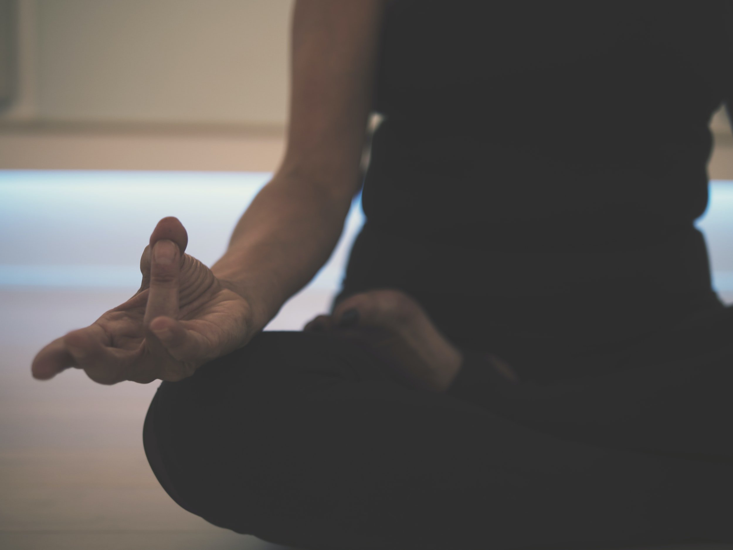 Yoga vue tour eiffel dans un appartement d'exception