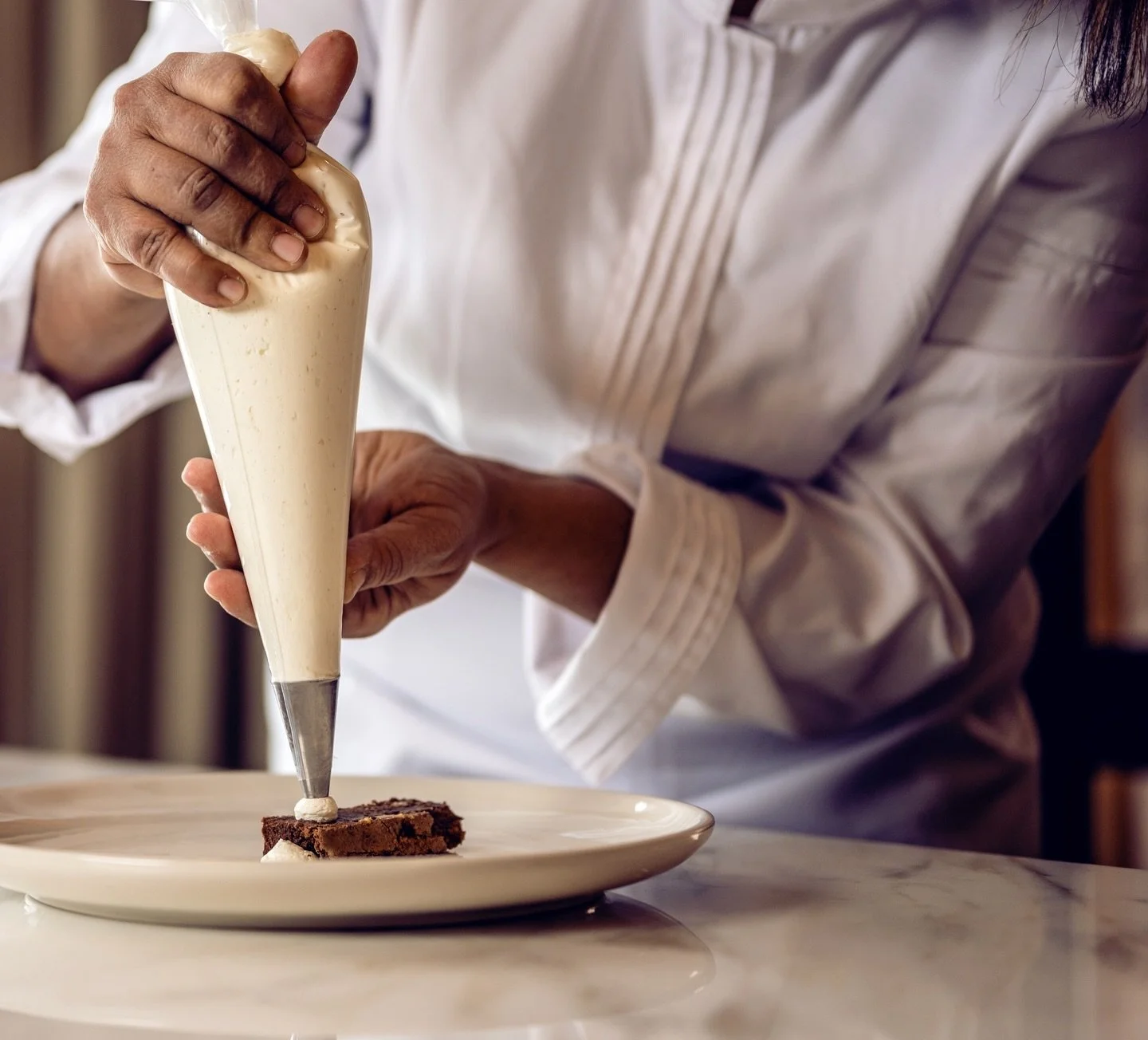 A tailor-made service at the heart of every stay 🌟

Chefs, house managers, personal trainers, guides&hellip; our Homanists are selected for their expertise and attention to detail. They provide you with a truly personalized experience. Refined cuisi