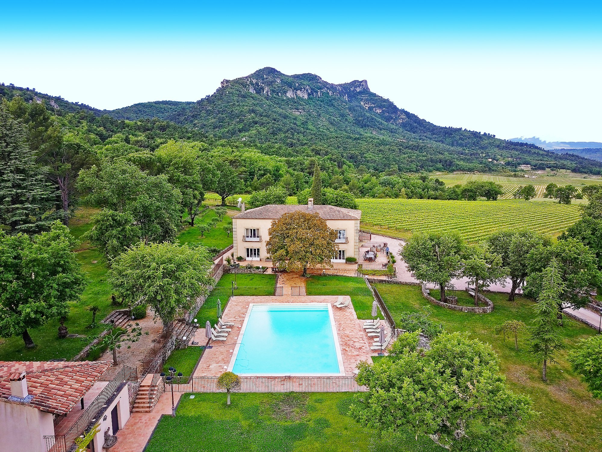 An exceptional estate in Sainte Baume for an incentive Homanie