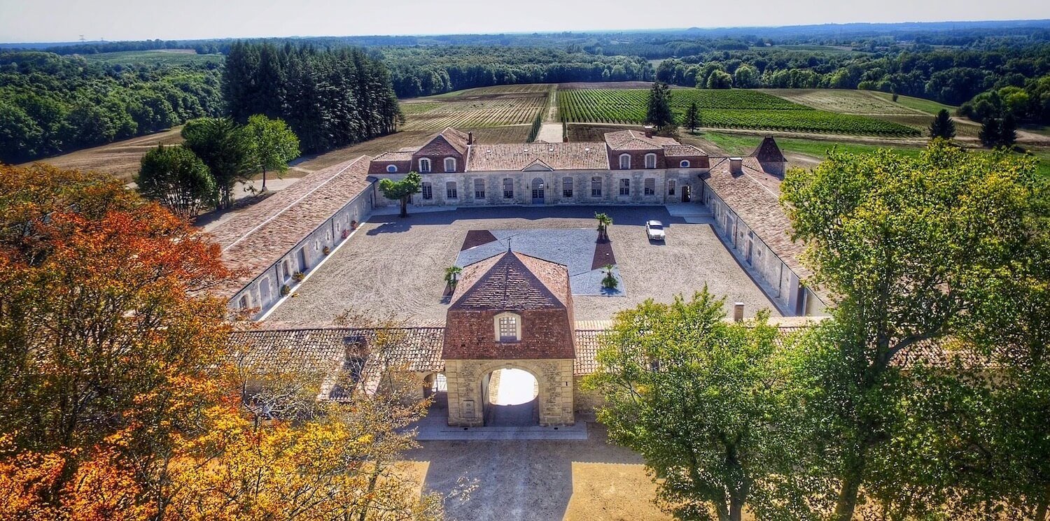 Luxury chateau in south-west France, to organize your corporate seminar in the Bordeaux vineyards