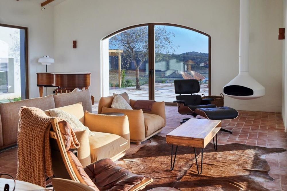 Waterfront luxury villa on Lake Alqueva in Portugal