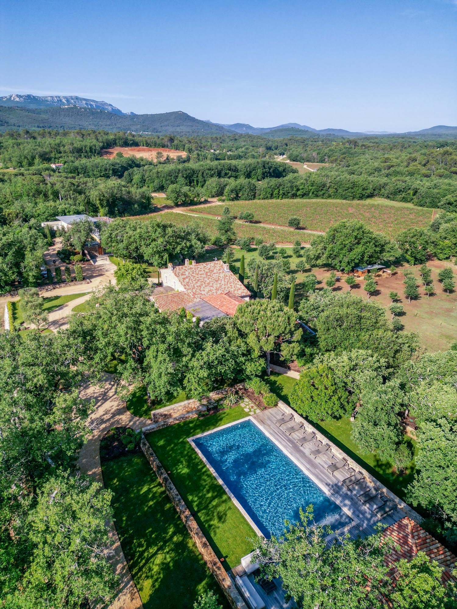 Prestigious winegrowing estate for your seminar in Provence