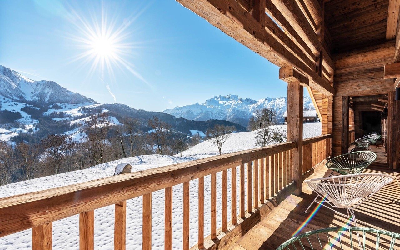 Exceptional chalet in the Alps ski in ski out with hotel service, pool and spa