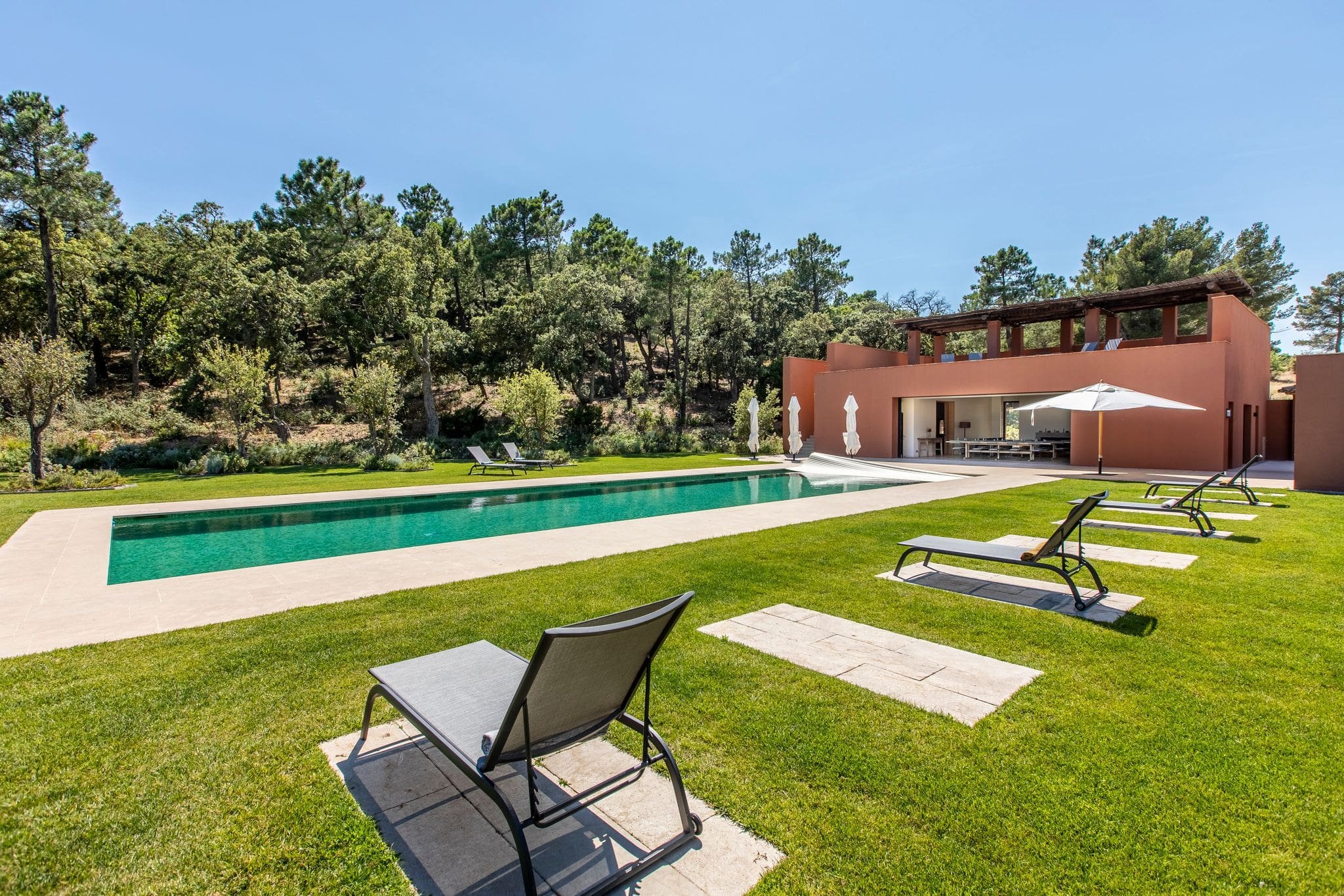 Luxury villa for rent on the cote d'azur near st tropez with sea view and large swimming pool