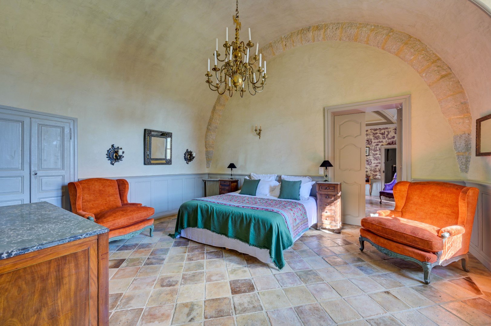 Luxury castle to rent in south of France in Provence in Uzes