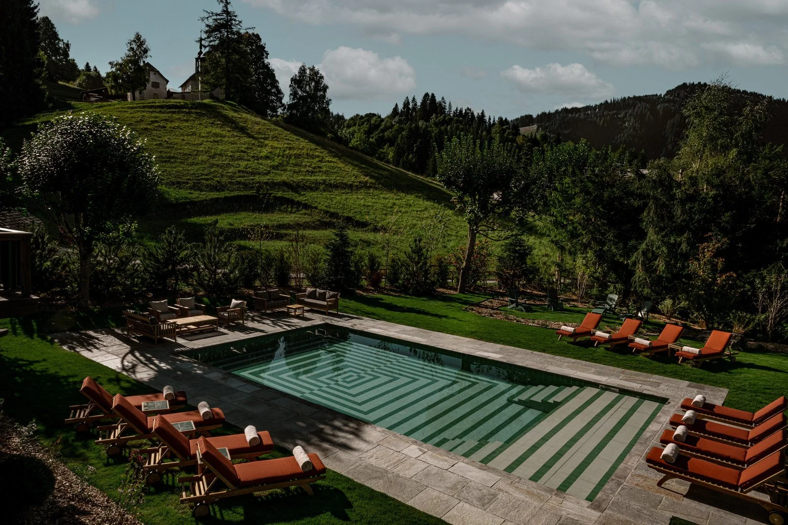 chalet de luxe à louer à Megève piscine extérieure face aux montagne