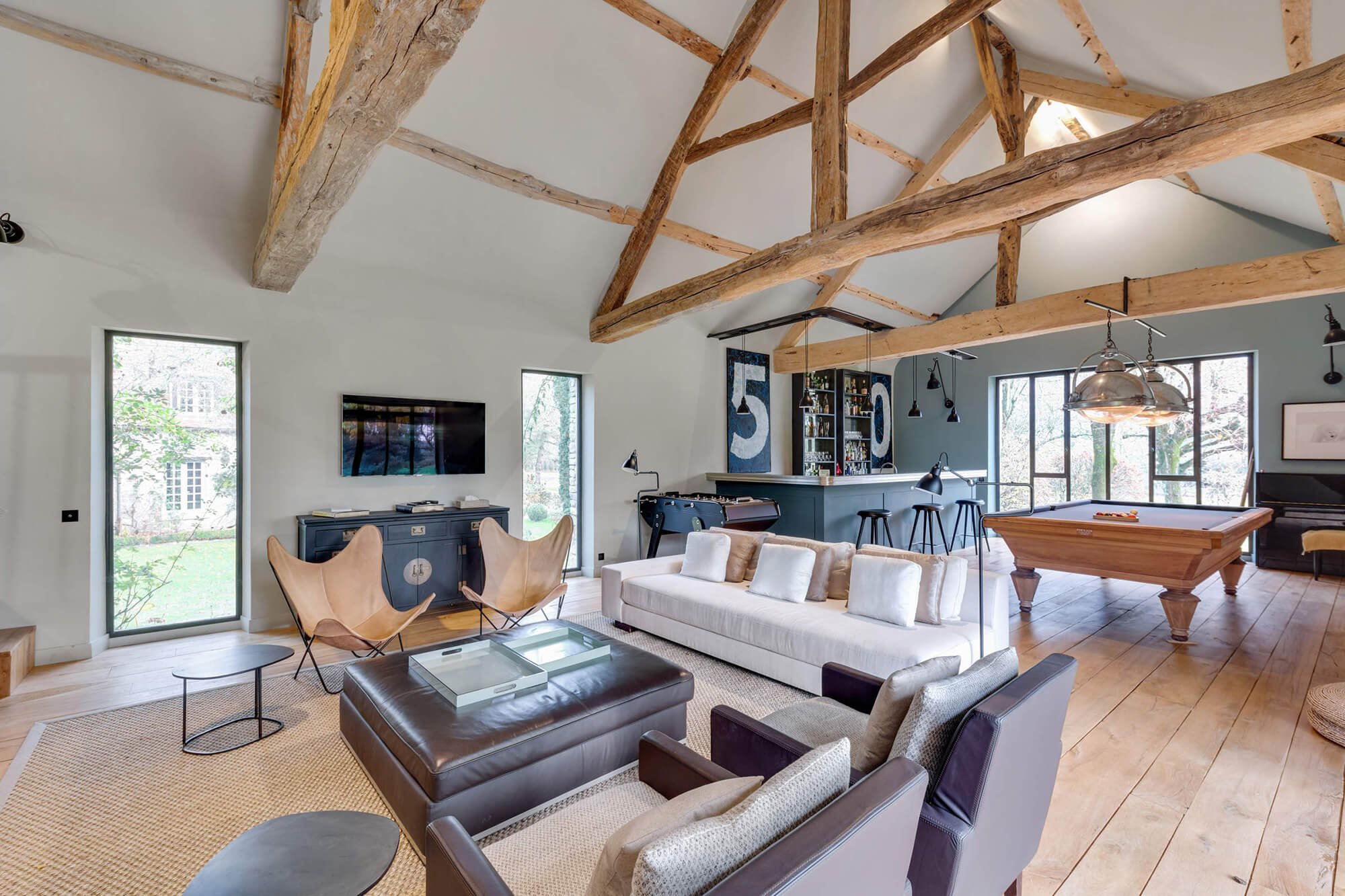 Luxury estate in the heart of the Ile de France countryside and forests 
