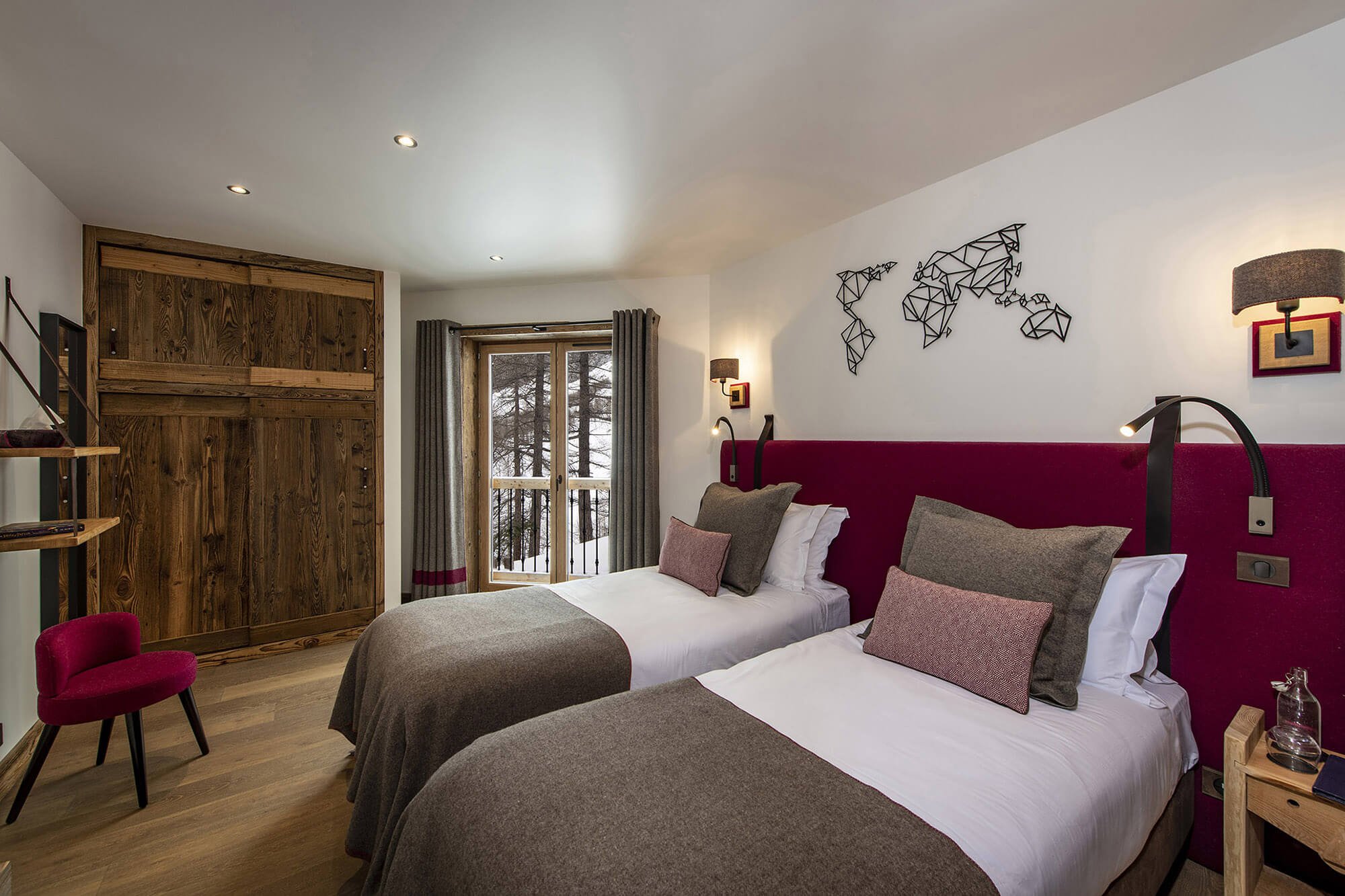 Luxury chalet in Val d'Isère ski in ski out with hotel service, pool and spa