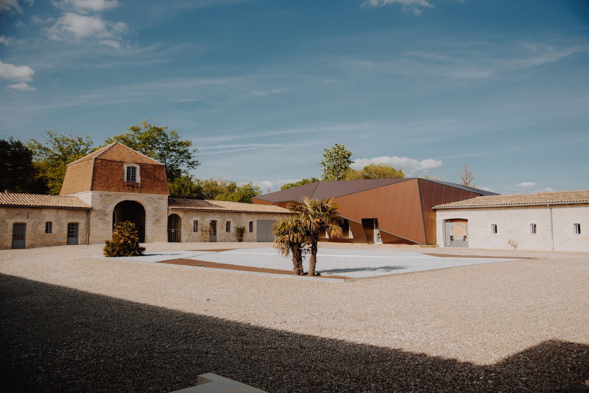 Prestigious chateau in the heart of the Bordeaux vineyards for your corporate seminar 
