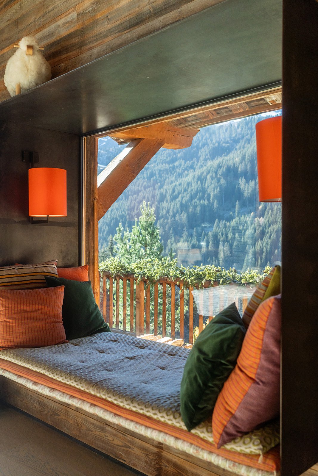 Luxury chalet in Méribel ski in ski out with hotel service and spa