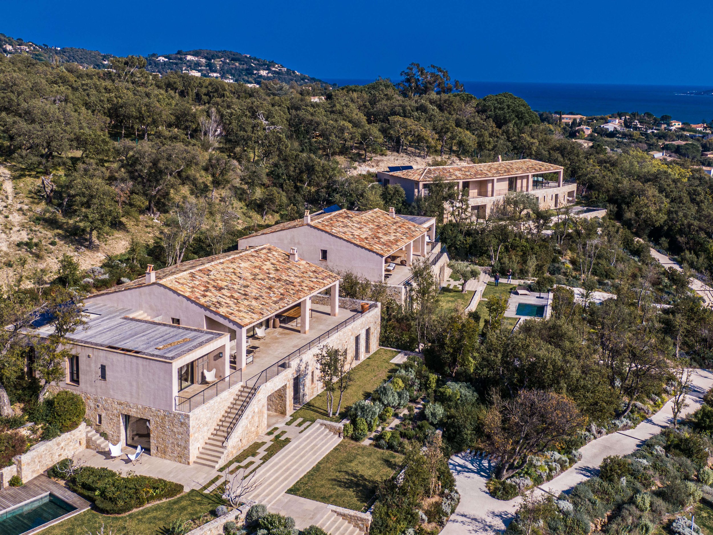 Luxury estate on the Côte d'Azur and the Mediterranean, sea view and swimming pool