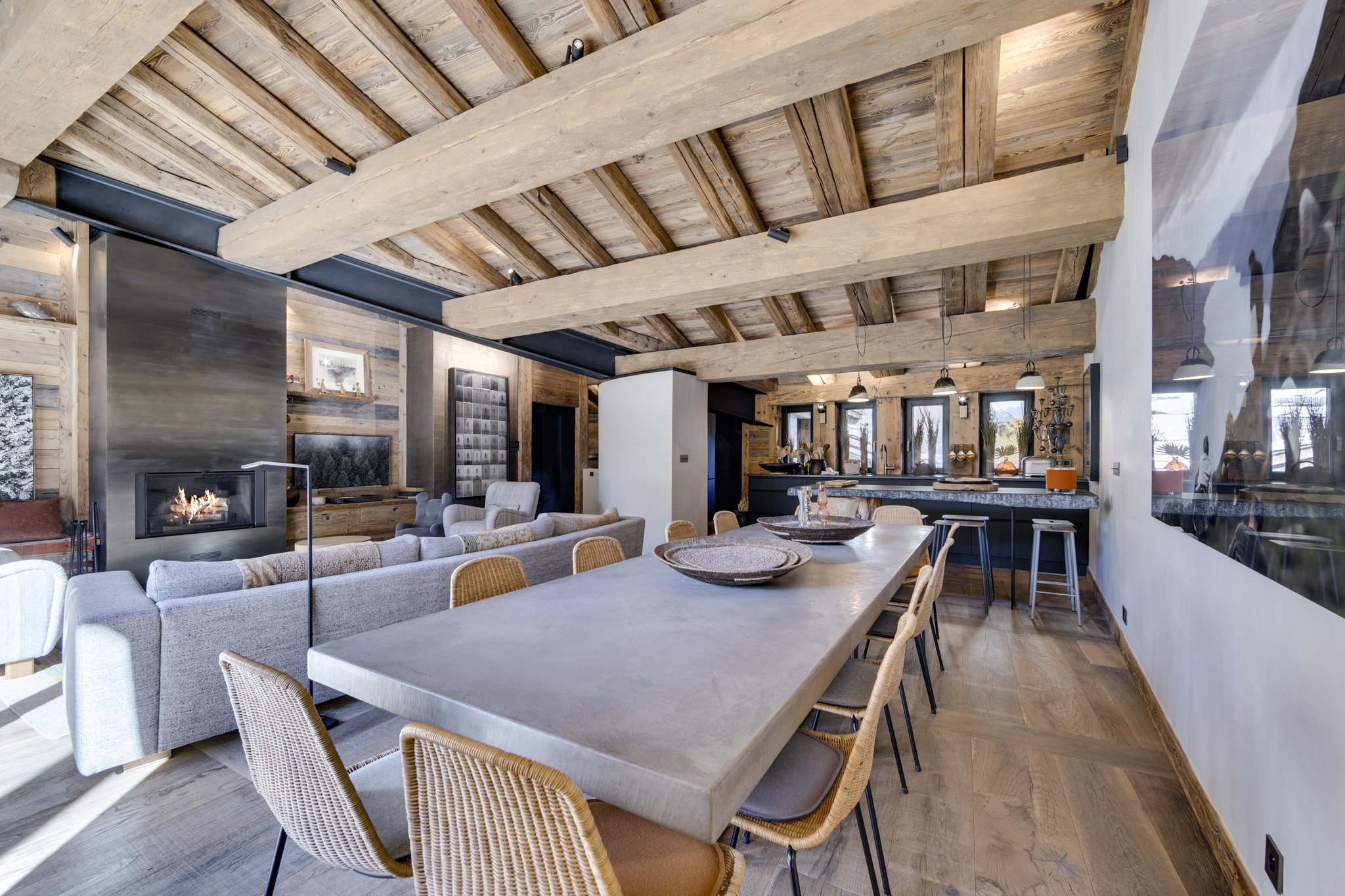 Val d'isère village séjour avec salle à manger et salon