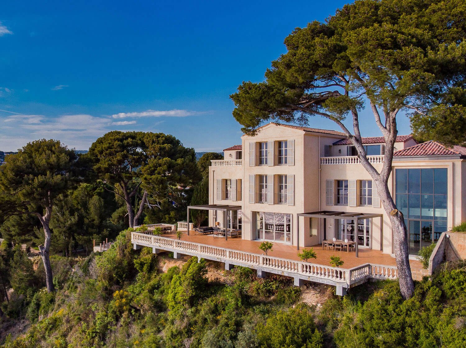 Exceptional estate on the Mediterranean coast for a seminar on the Côte d'Azur 