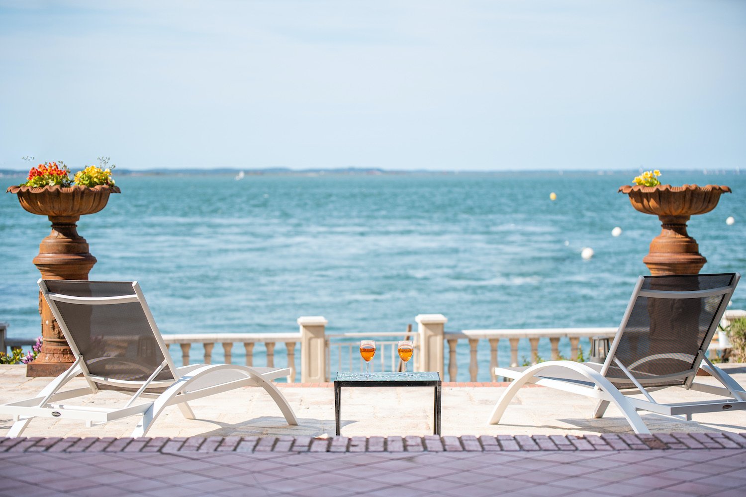 Arcachon waterfront luxury villa on the Arcachon basin