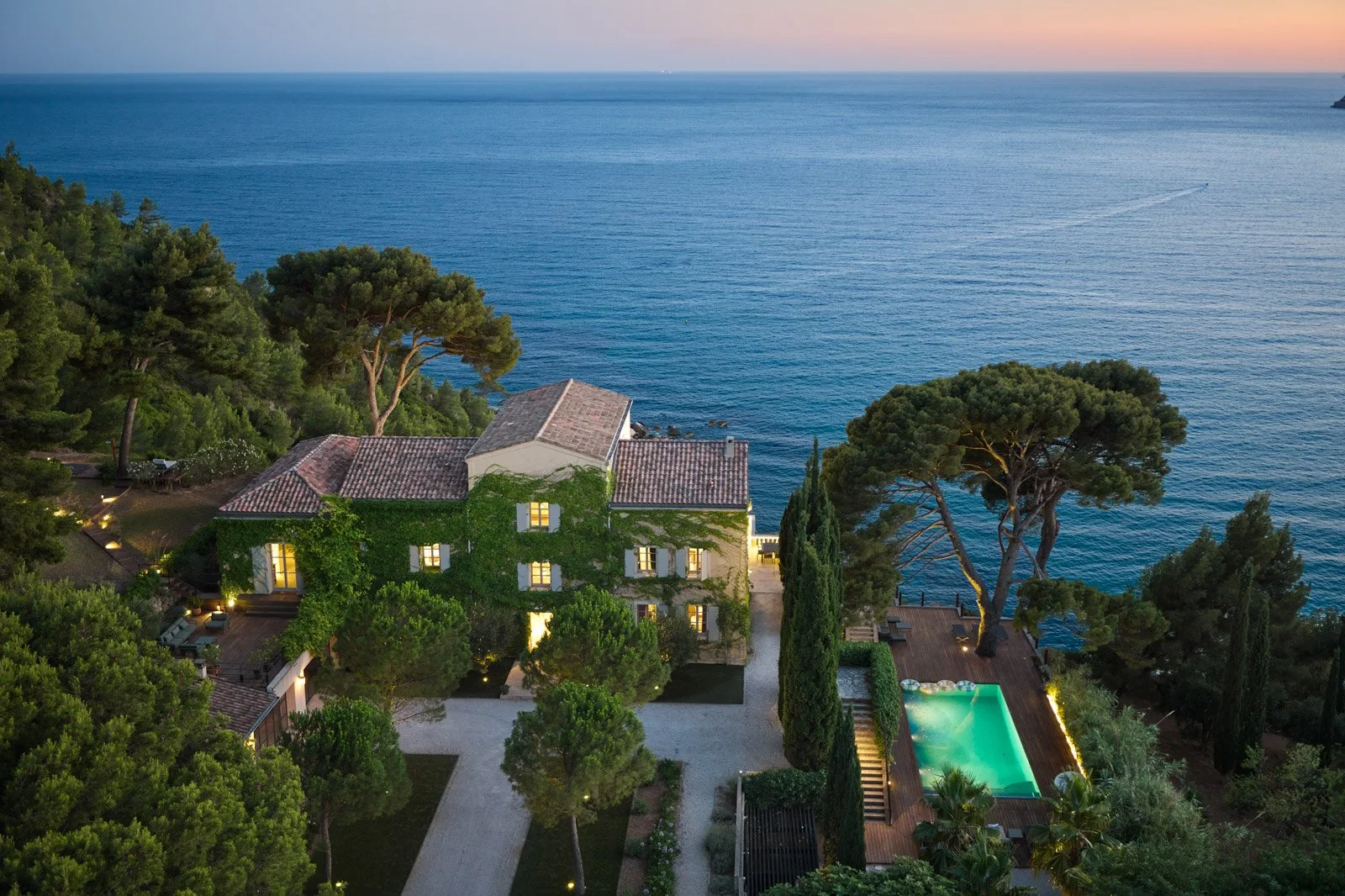 luxury villa in Cassis in South of France