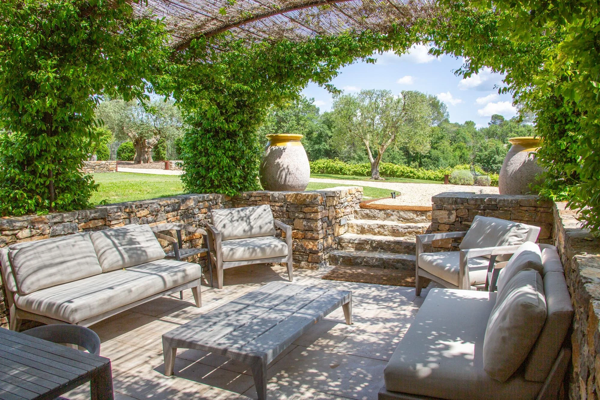 mas en provence location terrasse