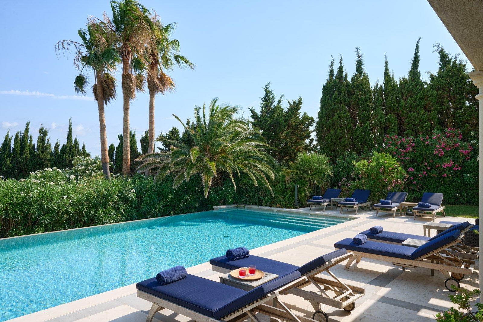 Villa de luxe à Sainte-Maxime piscine vue mer à débordement