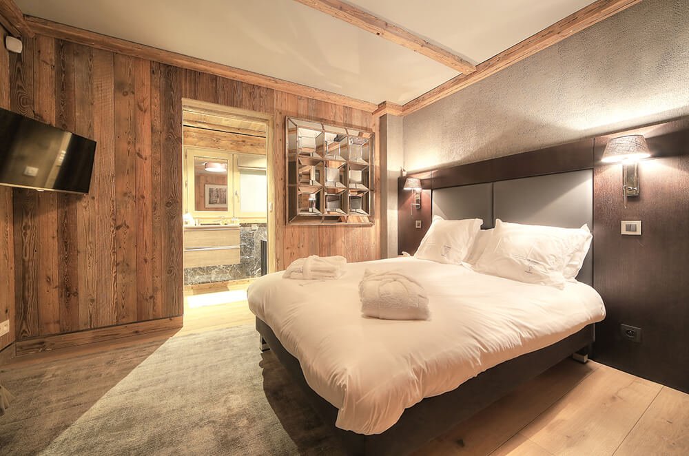 Prestigious chalet in Megève at the foot of the slopes with hotel service, swimming pool and spa overlooking Mont Blanc