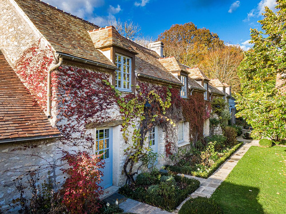 Exceptional chateau, near Paris, in the heart of the countryside for your wedding 