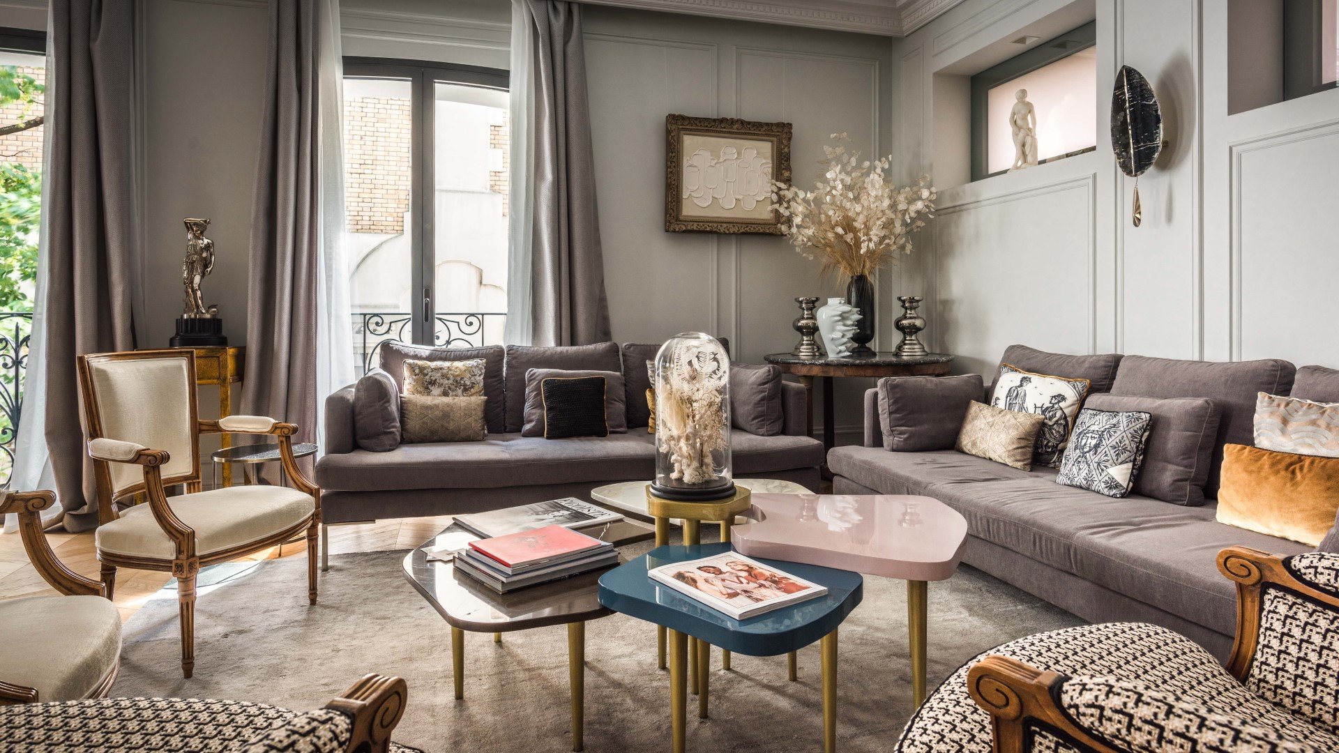 Exceptional salon in a luxury Paris home Homanie Paris Mandel