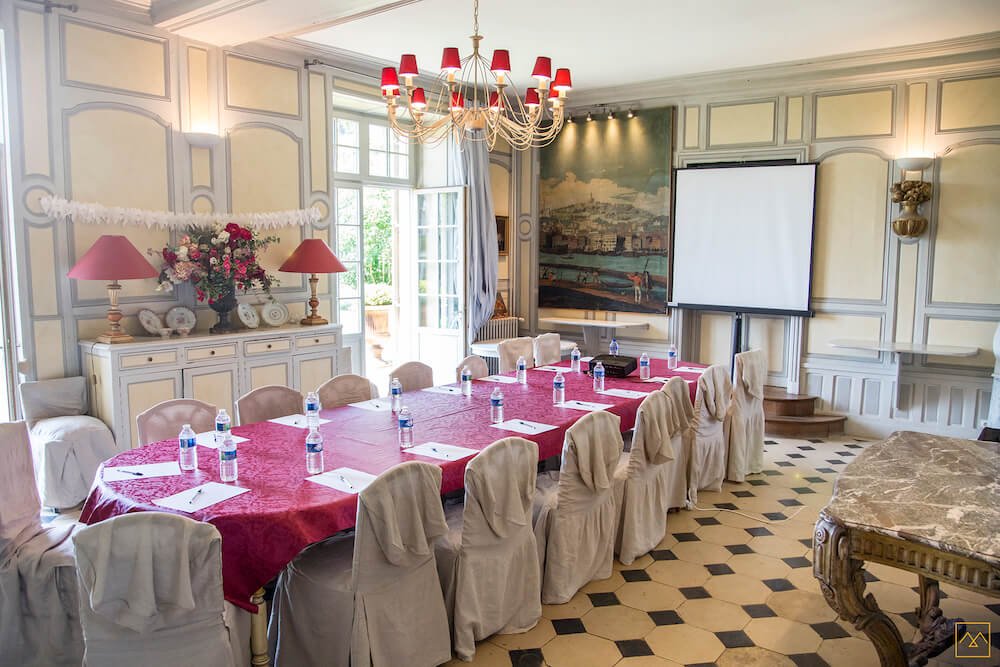 Prestigious house for your work and teambuilding seminars in Versailles 
