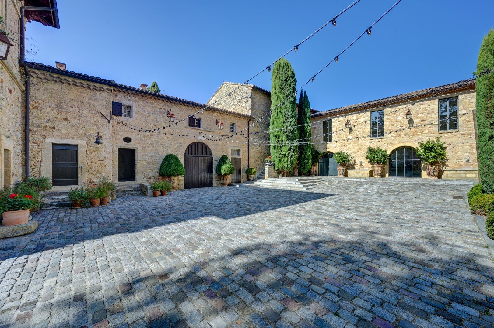 Luxury chateau for rent in the South of France at Uzes