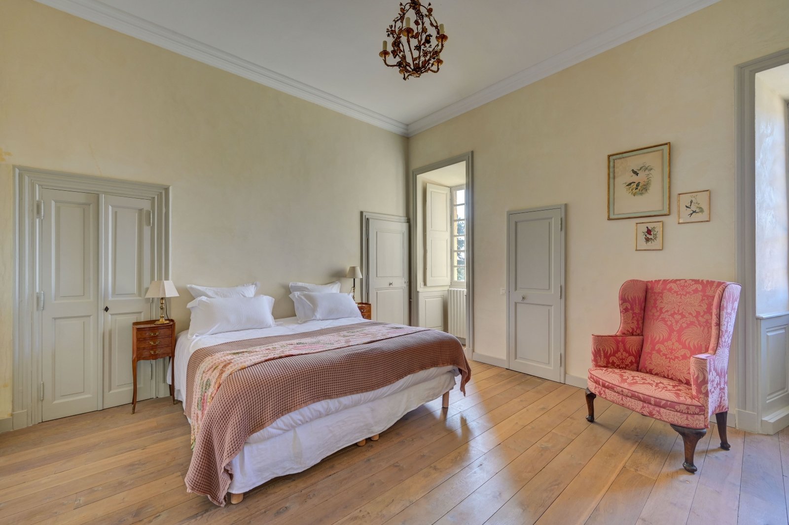 Large luxury chateau for rent in Uzes in the south of France