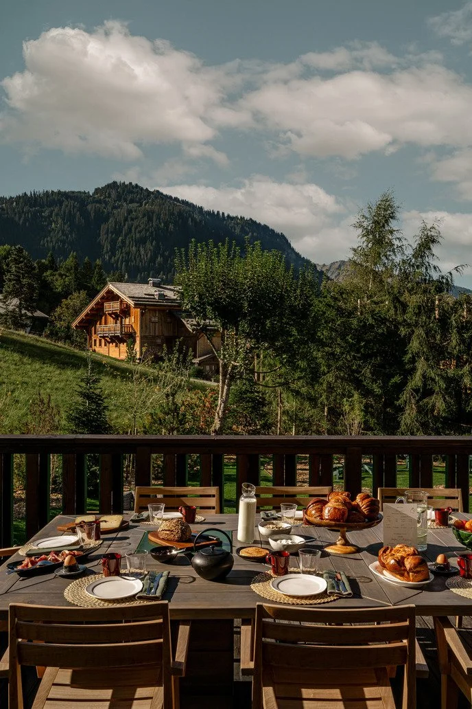 location chalet de luxe à Megève terrasse extérieure face aux montagnes