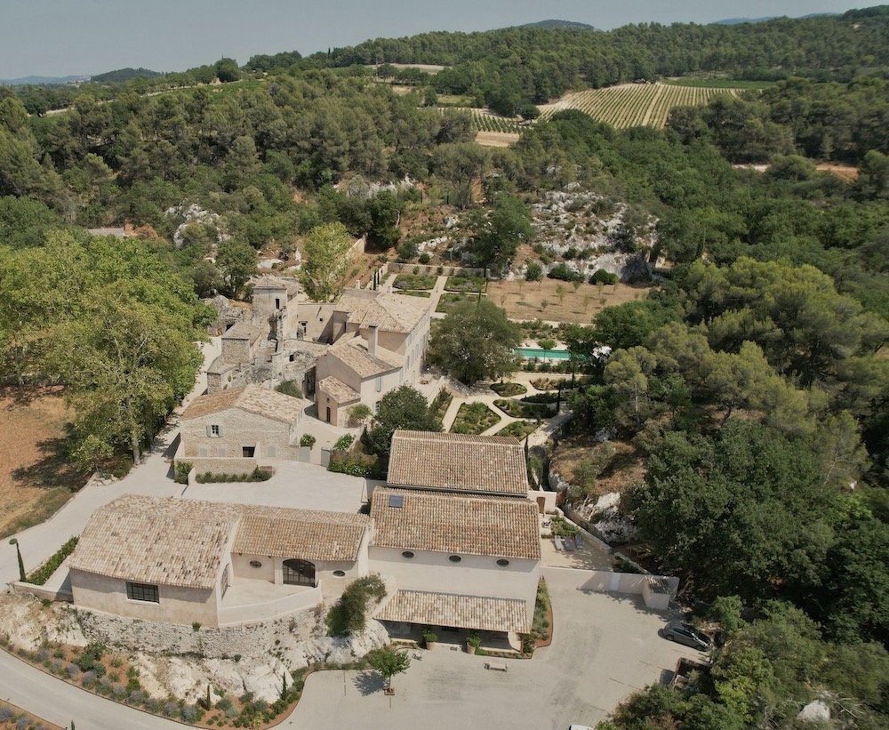 An exceptional estate in the heart of the Luberon for your wedding   