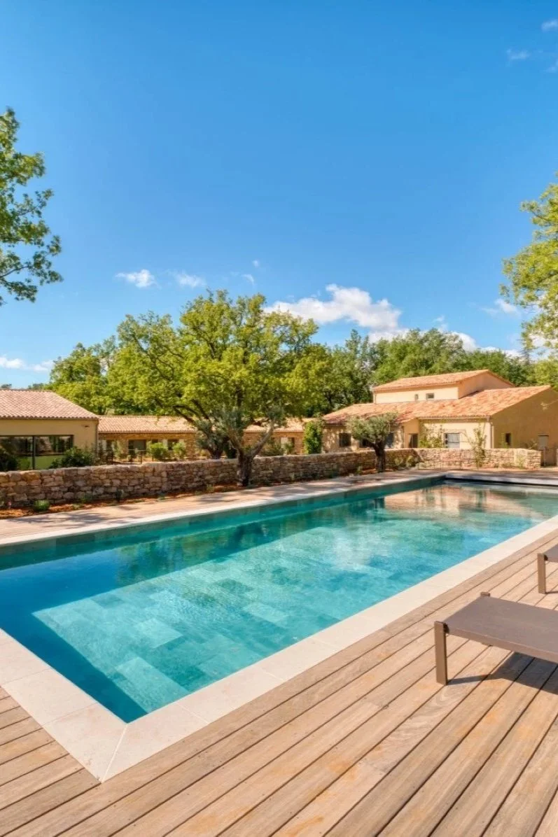 mas en provence location piscine