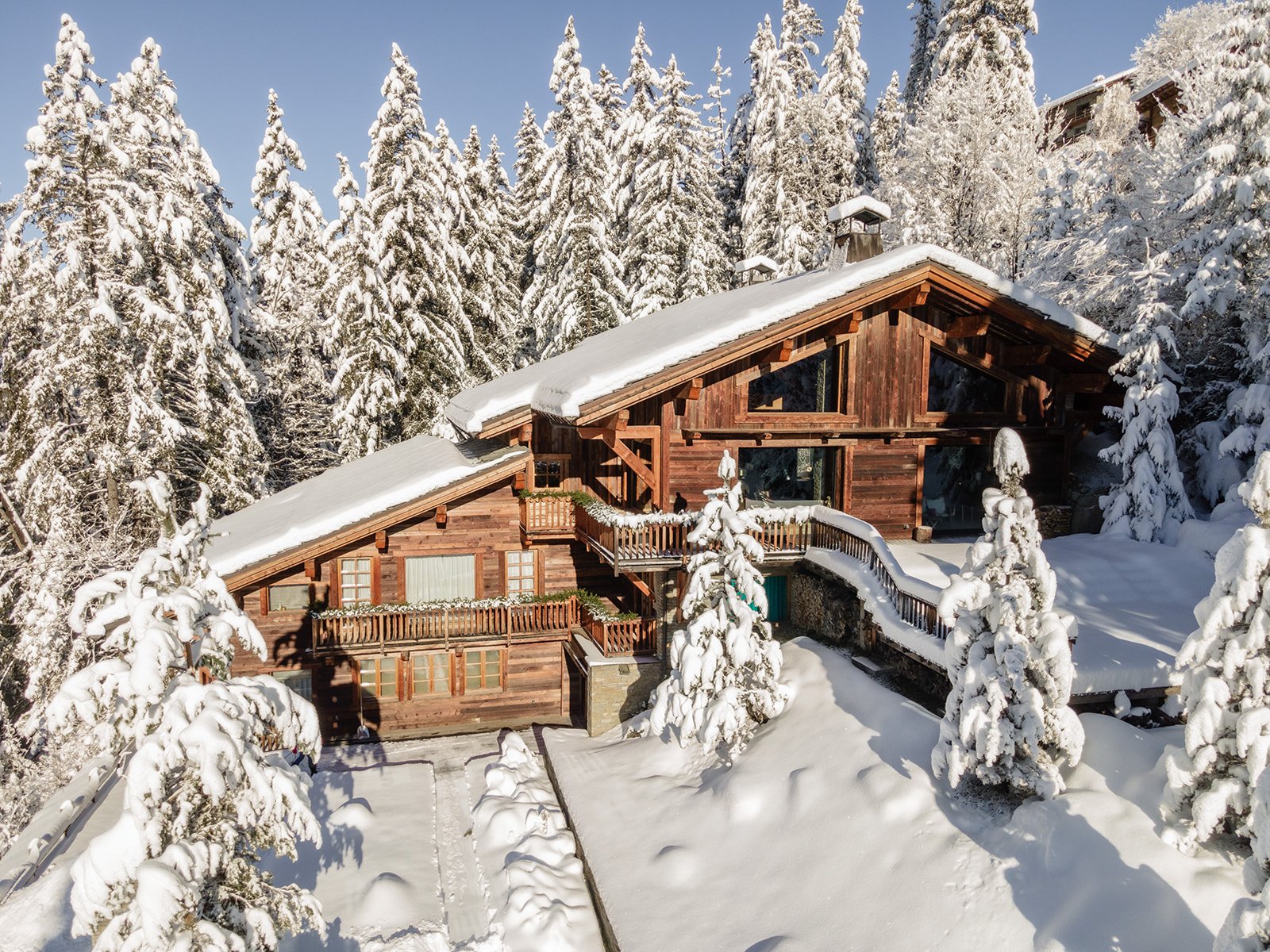 Luxury chalet in Méribel at the foot of the slopes with hotel service