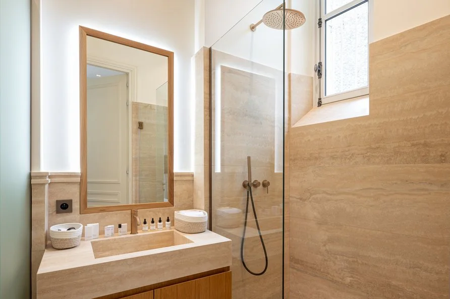 Appartement de luxe Paris Montaigne salle de bain