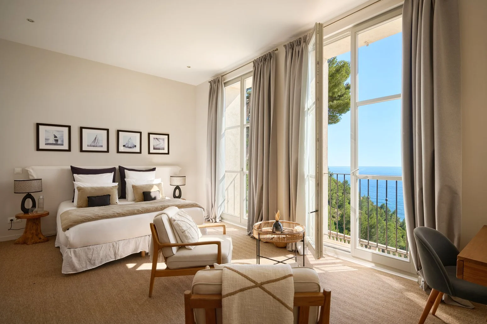 luxury villa in Cassis in South of France bedroom
