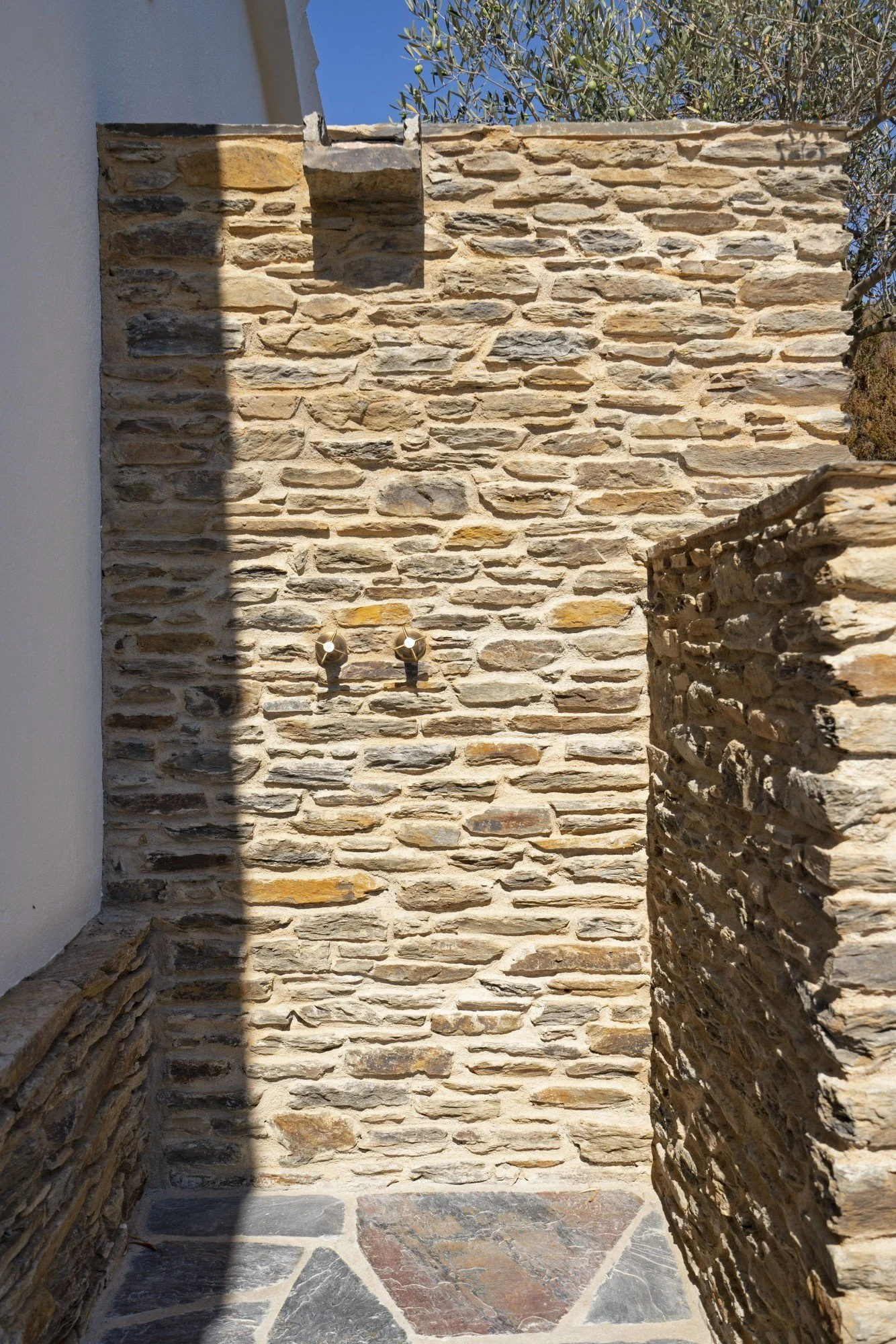 Villa luxe Cadaques Finca salle de bain extérieure