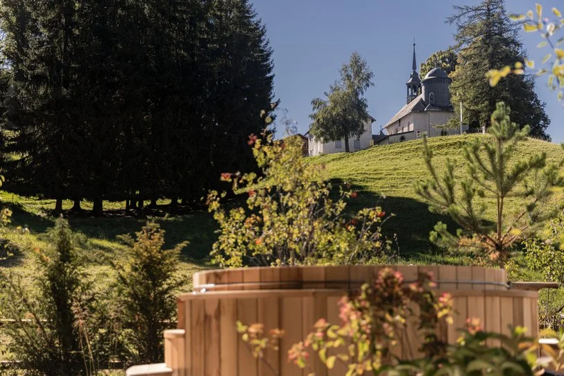location chalet de luxe à Megève bain nordique extérieur