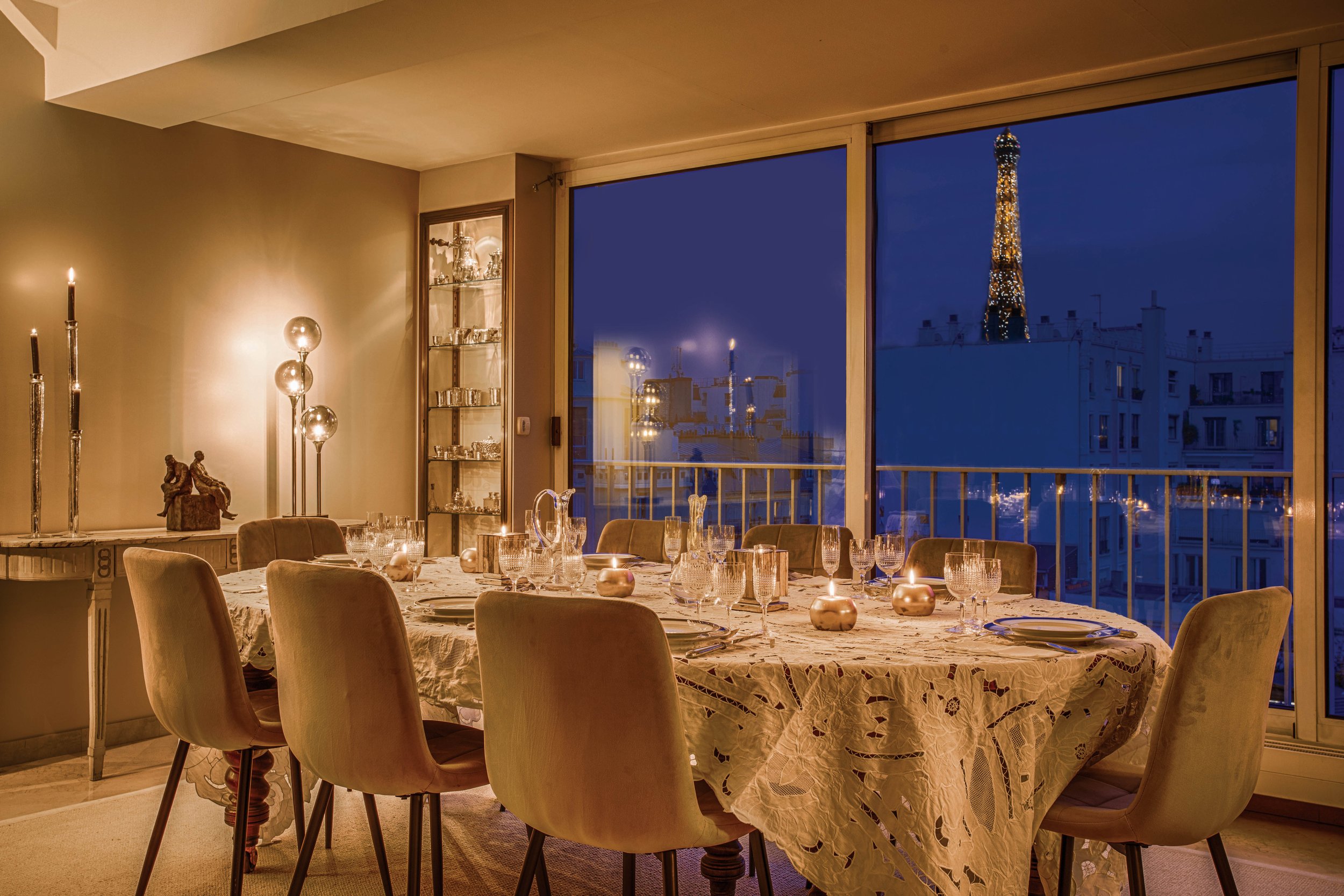 apartment with dining room eiffel tower view for rent in Paris